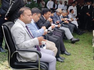 इंदौर हाई कोर्ट में 64वीं आइसक्रीम पार्टी, न्यायमूर्ति बोले – अब अवकाश में भी काम बढ़ गया है, ले जाइए मिठास का डबल डोज